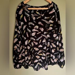 Feather print blouse, size. XXL